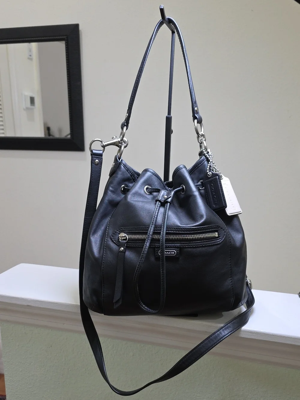 COACH F25661 Black Smooth Leather Hobo Two Way Bag Crossbody/Top Handle EUC